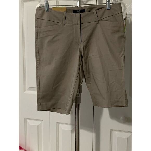 VTG. Mossimo Women's  Size‎ 4 Shorts Beige Flat Front Casual Summer - Picture 2 of 11